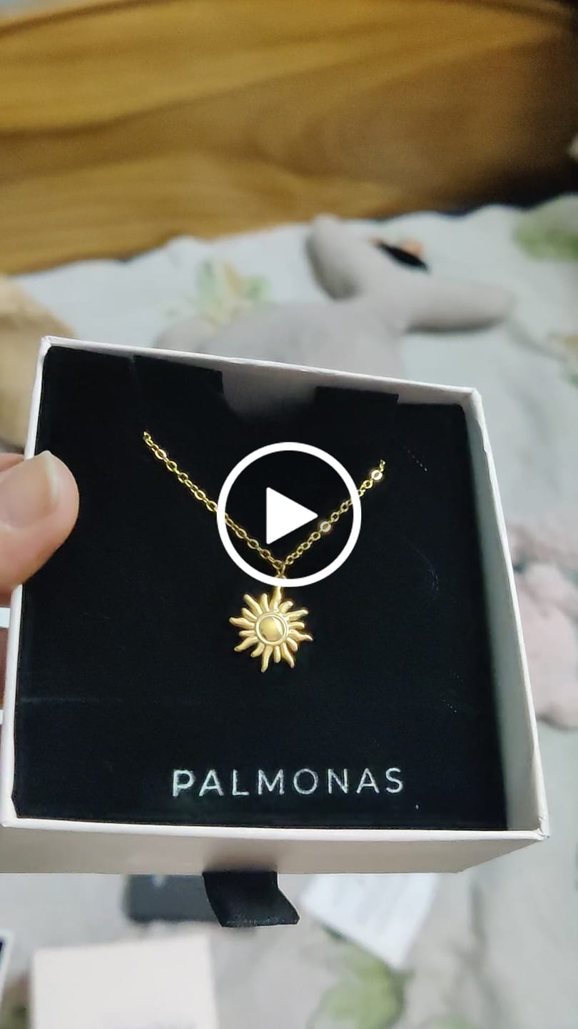 Customer video review of Glowing Sun Necklace