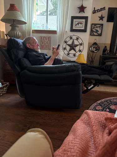 Customer photo review of AIRSKY Manual Top-Grain Leather Ergonomic Recliner with Footrest R1