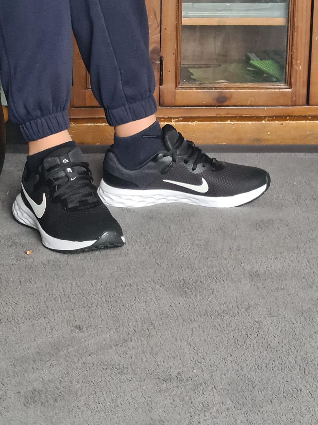 Customer photo review of Nike Revolution 6 GS Black White
