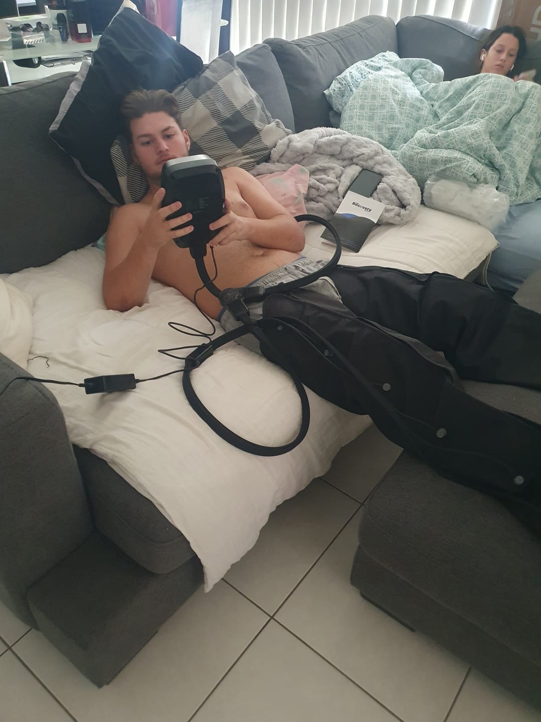 Customer photo review of RECHARGEABLE 6 Chamber Compression Boots 3.0