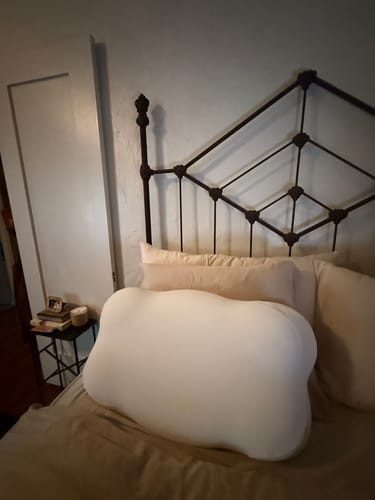 Customer photo review of Mellow CloudAlign™ Pillow