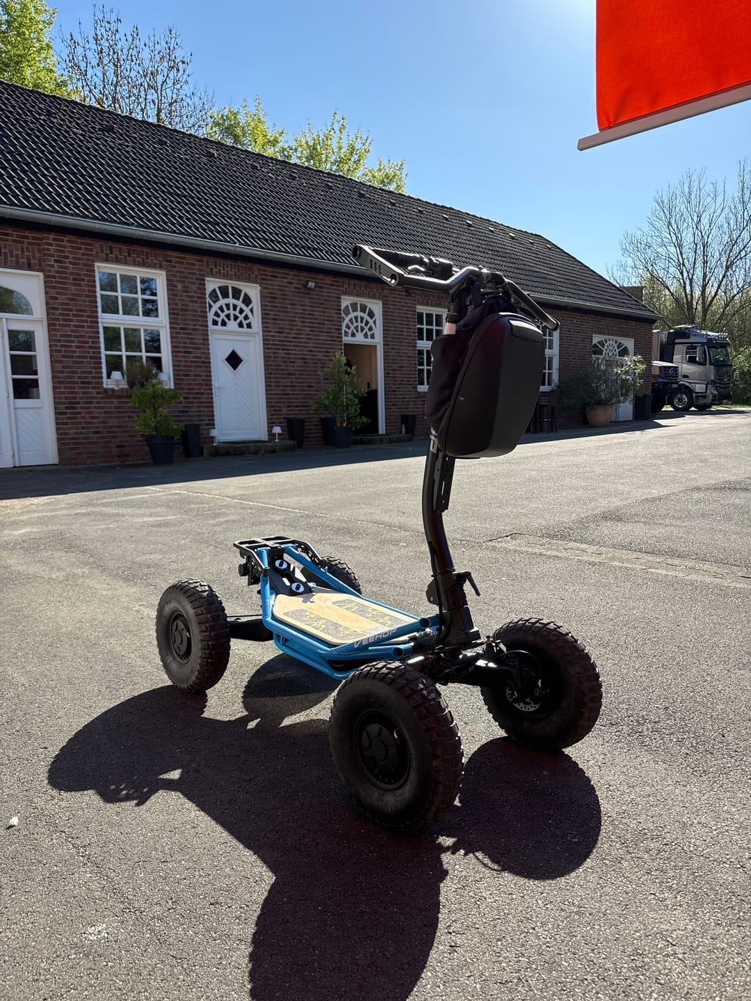 Customer photo review of Trottinette VEEHOP tout terrain à 4 roues motrices avec selle pliable 3200w / 6400w 40ah