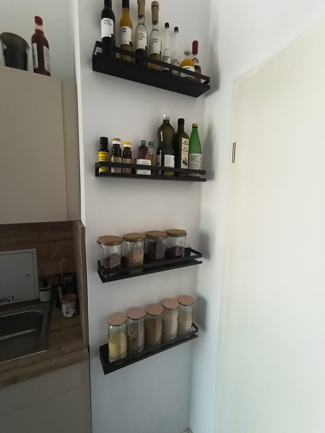 Customer photo review of DOESS Spice Rack Noir- XL
