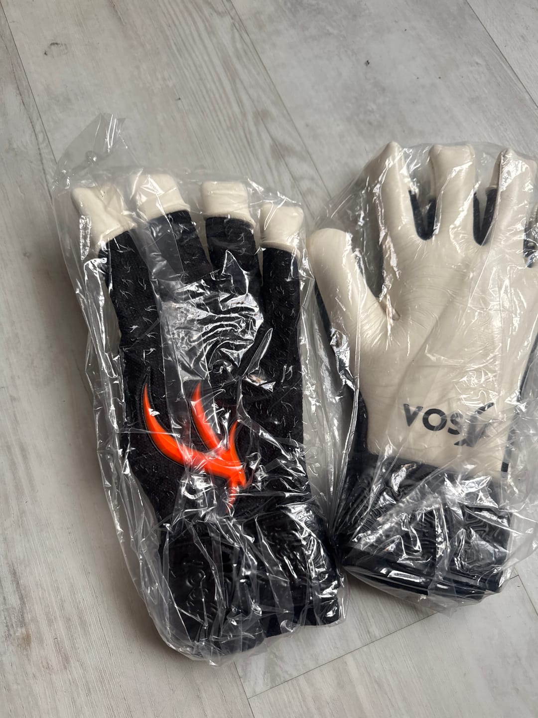 Customer photo review of *PRE-ORDER* VOS Match Tenax - Black/Surge Orange