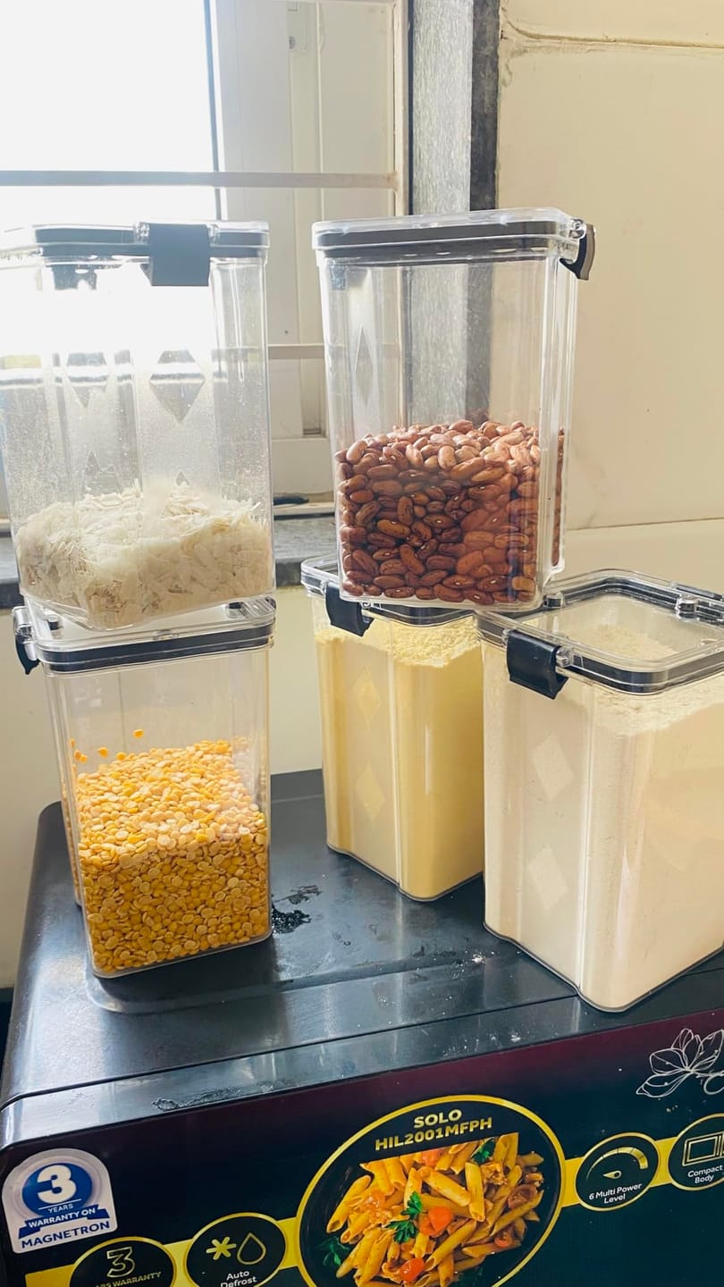 Customer photo review of AIRTIGHT TRANSPARENT FOOD STORAGE CONTAINERS