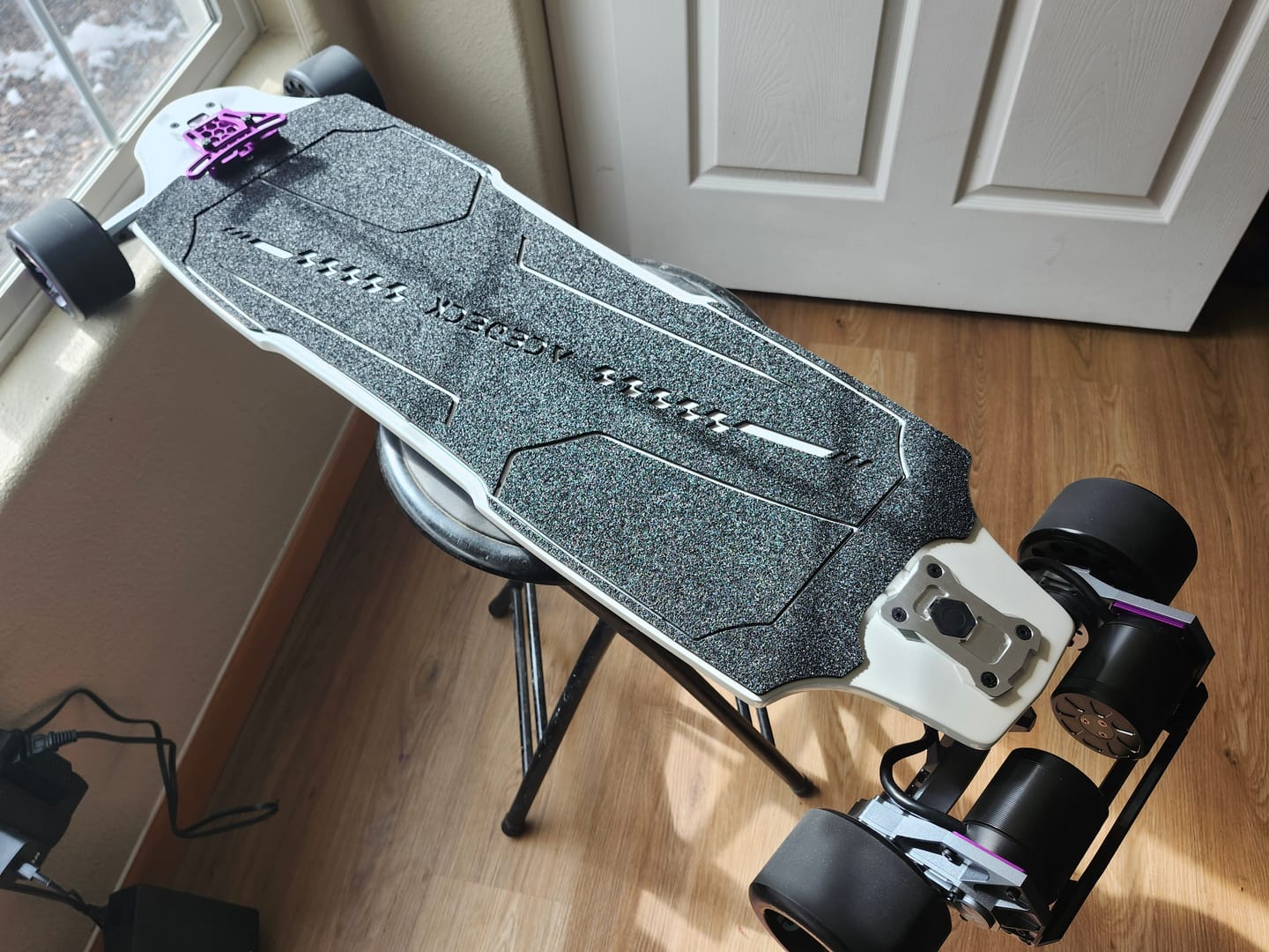 Customer photo review of Acedeck® Ares X3 GEAR Electric Skateboard-Most Powerful Electric Skateboard for Street/Carbon Fiber