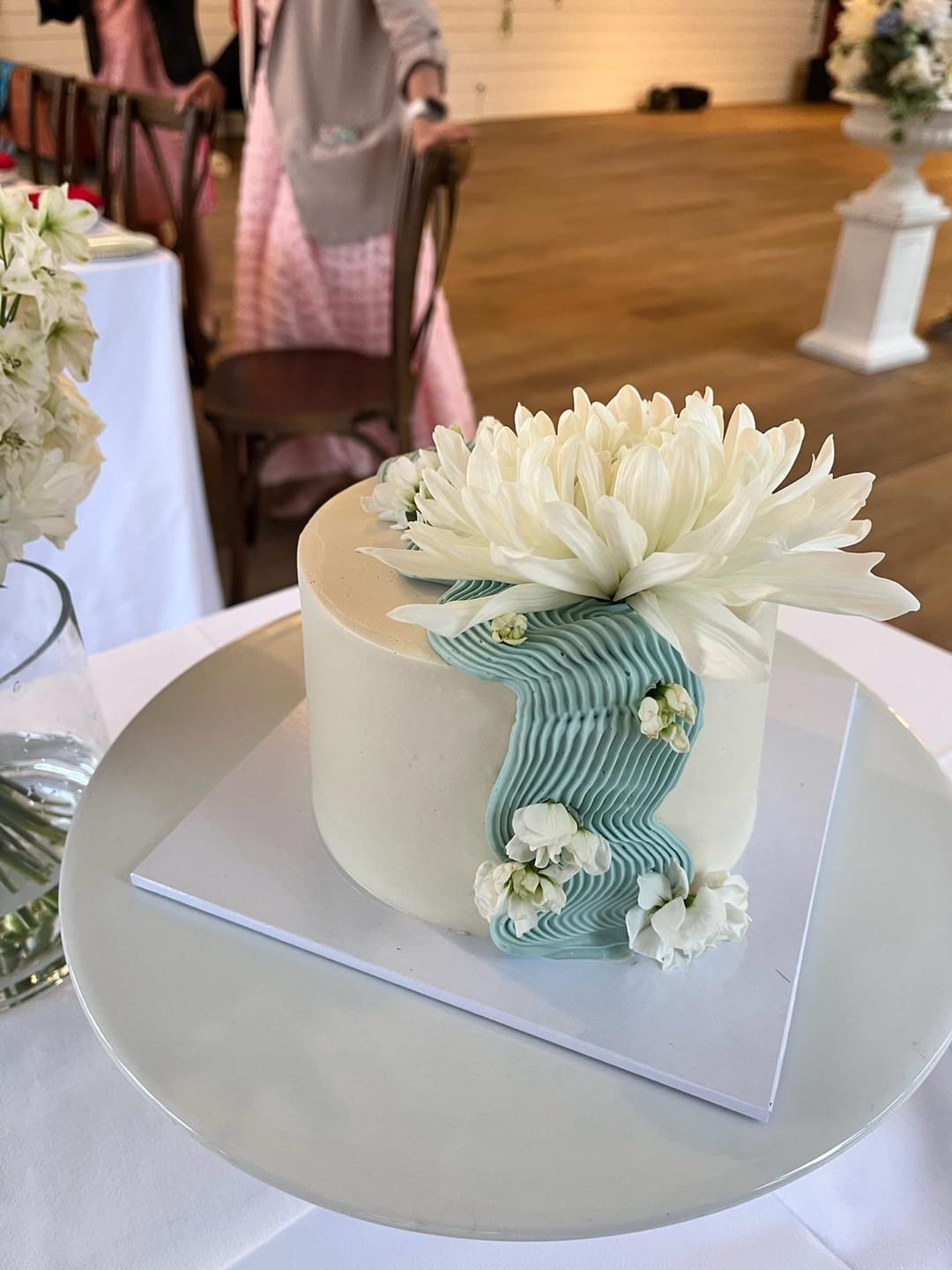 Customer photo review of petal cake