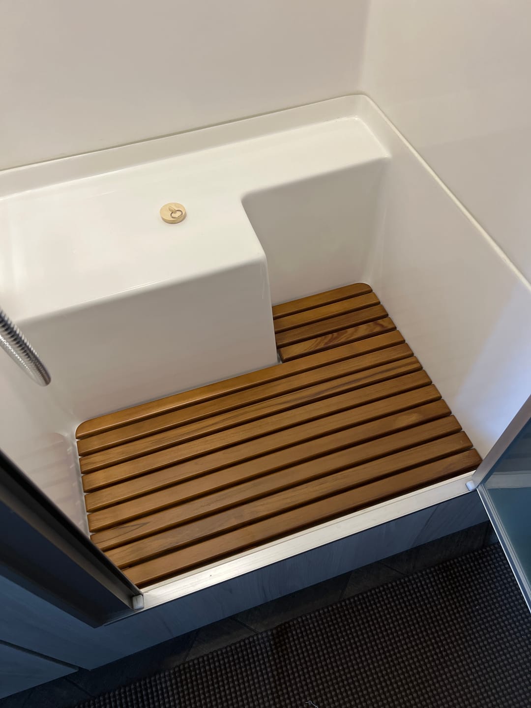Customer photo review of 25FB / 27FB / 30RB L-shape Airstream Teak Shower Mat