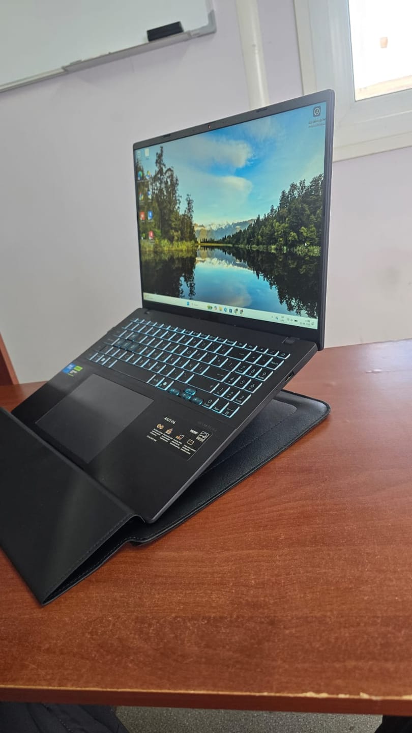 Customer photo review of Funda Notebook Smart Workstation
