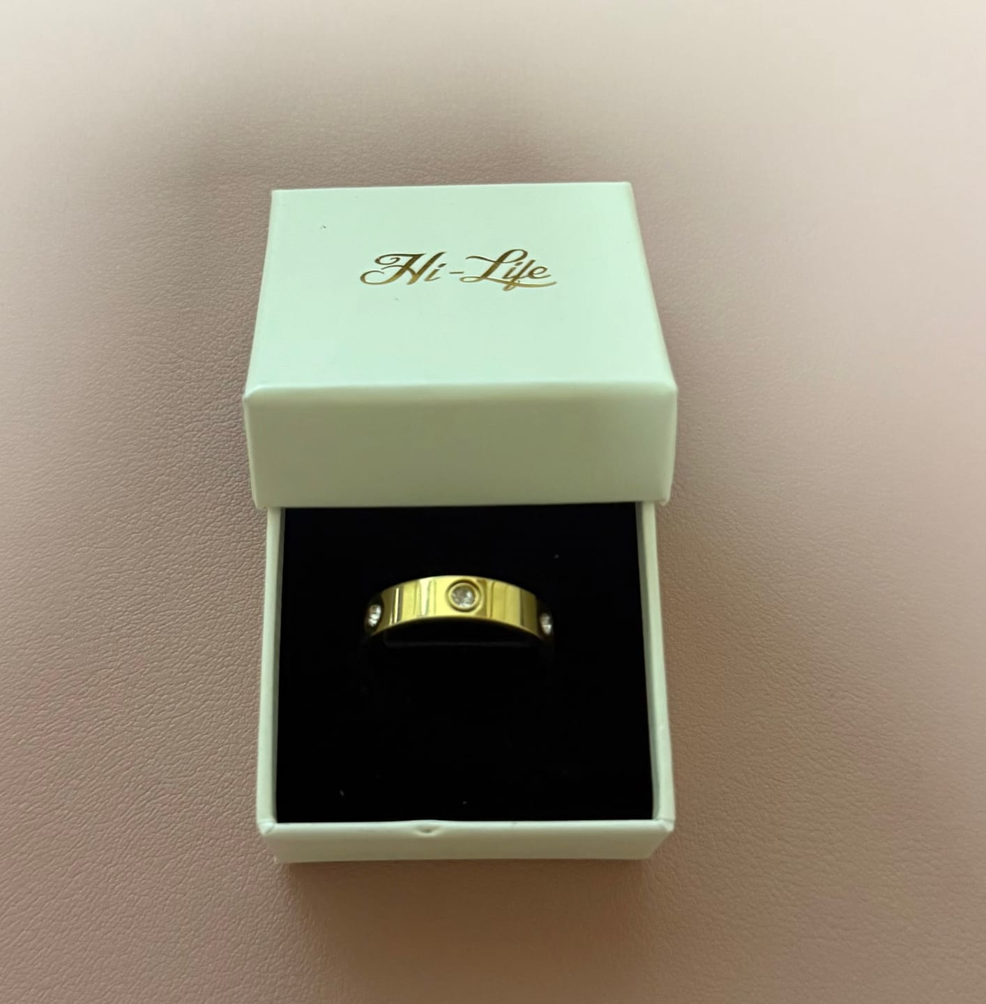 Customer photo review of Deluxe Timeless Stone Ring 14 Karat vergoldet