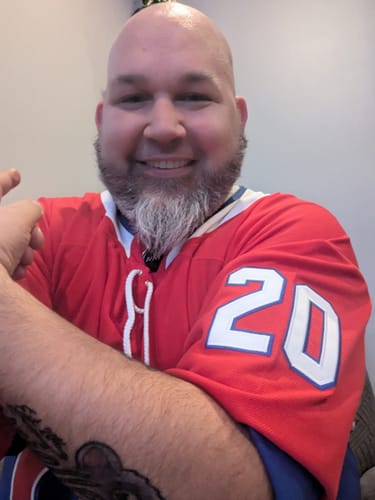 Customer photo review of Men's Montreal Canadiens Juraj Slafkovsky #20 Fanatics Red Breakaway Jersey
