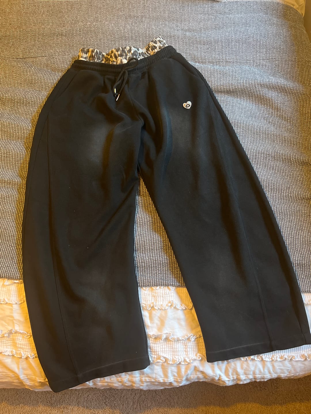 Customer photo review of Aelfric Eden Leopard Double Waist Baggy Sweatpants