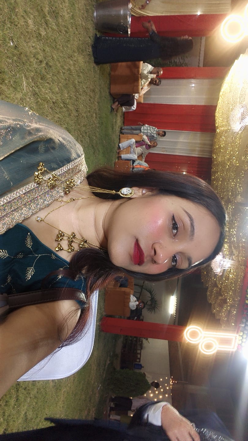 Customer photo review of Solo Sparkle Pearl Drop Necklace