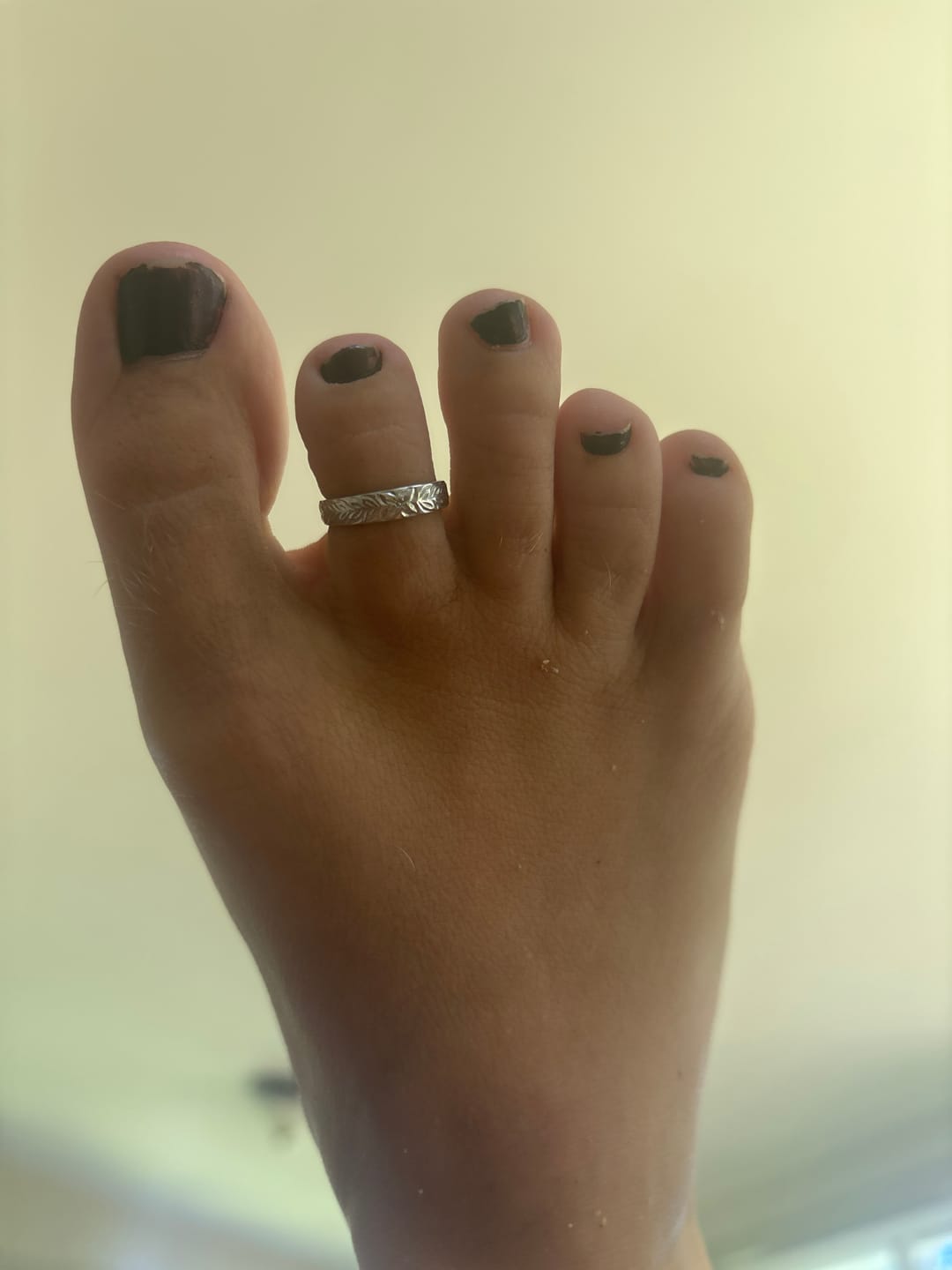 Customer photo review of Adjustable 4mm Hawaiian Heirloom Toe Cuff Ring - 925 Sterling Silver