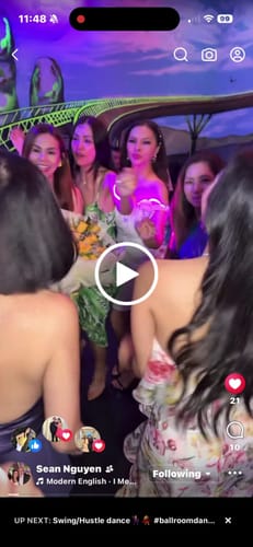 Customer video review of Costa Aluna Mesh Tropical Print Midi Dress - Green