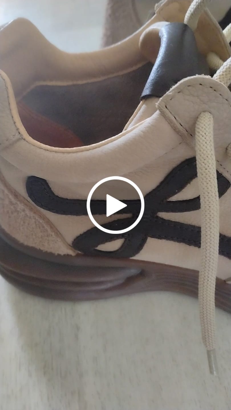 Customer video review of Women Vintage Leather Spliced Platform Shoes