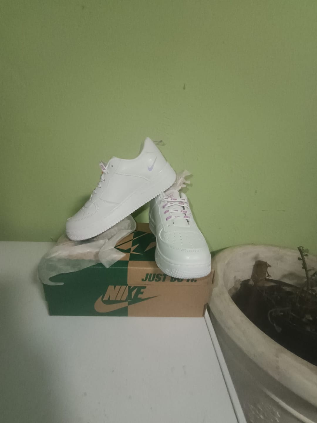 Customer photo review of Tenis Concha Blanco Verde