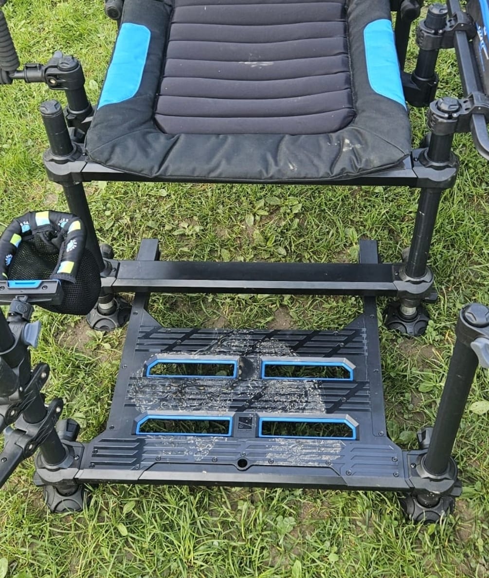 Customer photo review of ABSOLUTE 36 FEEDER CHAIR FOOT PLATFORM