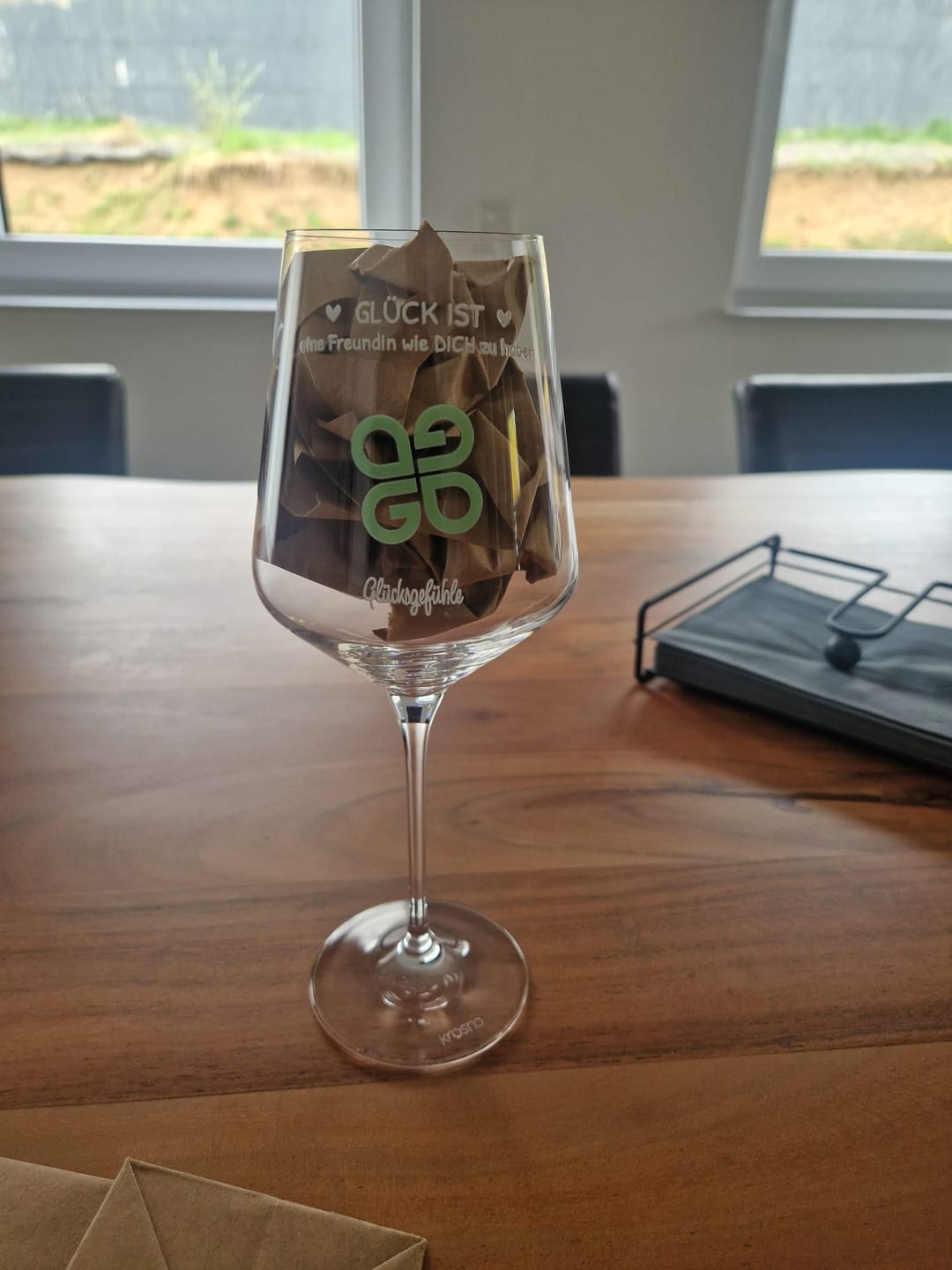 Customer photo review of Besties - Bedrucktes Weinglas mit Foto für beste Freundinnen