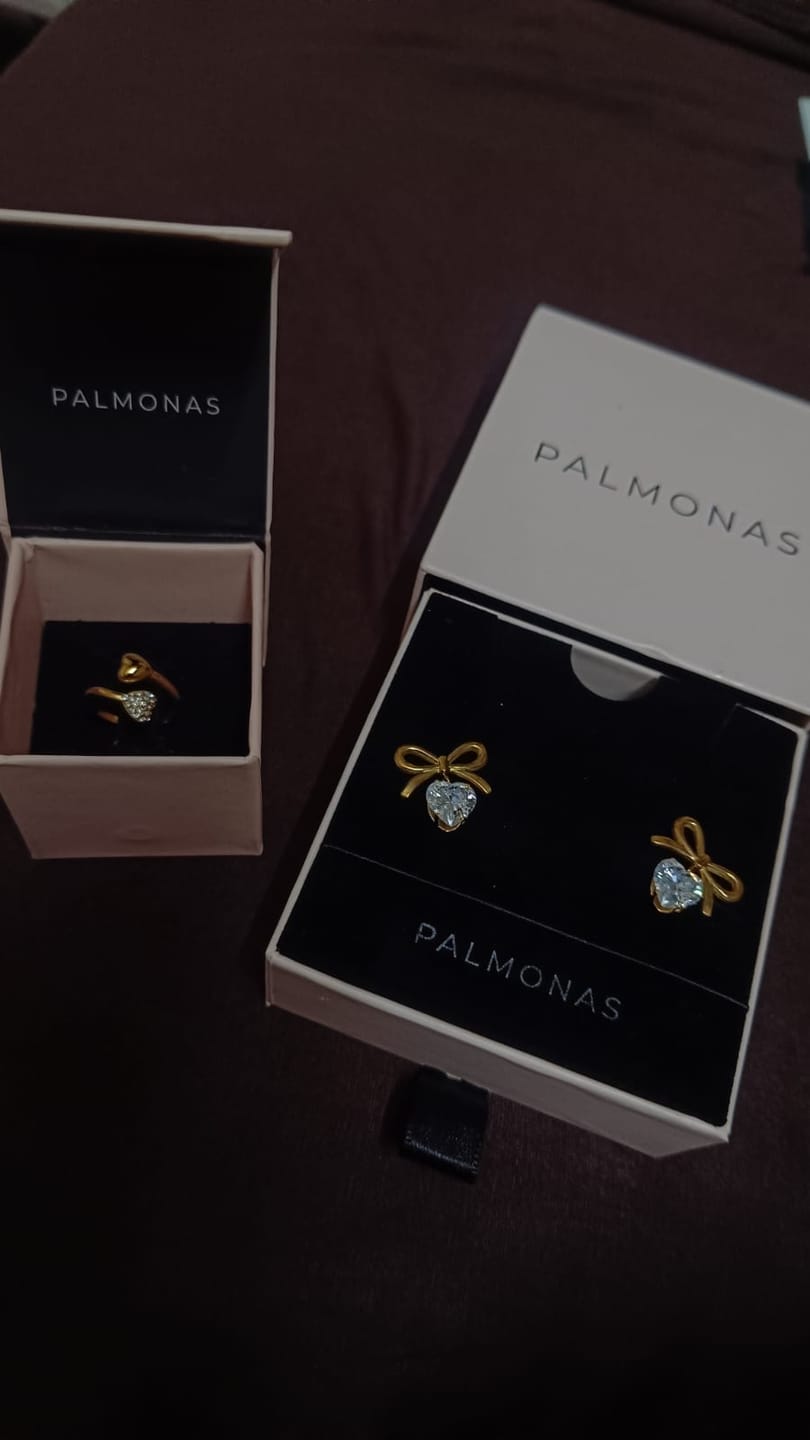 Customer photo review of Gold Stone Studded Heart Shaped Ring