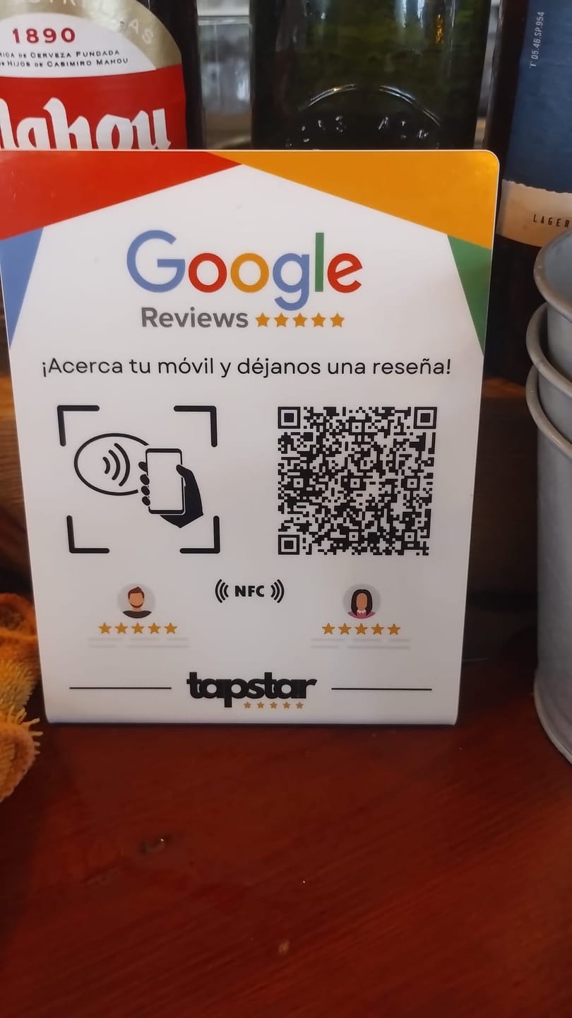 Customer photo review of Expositor Reseñas Google NFC y QR