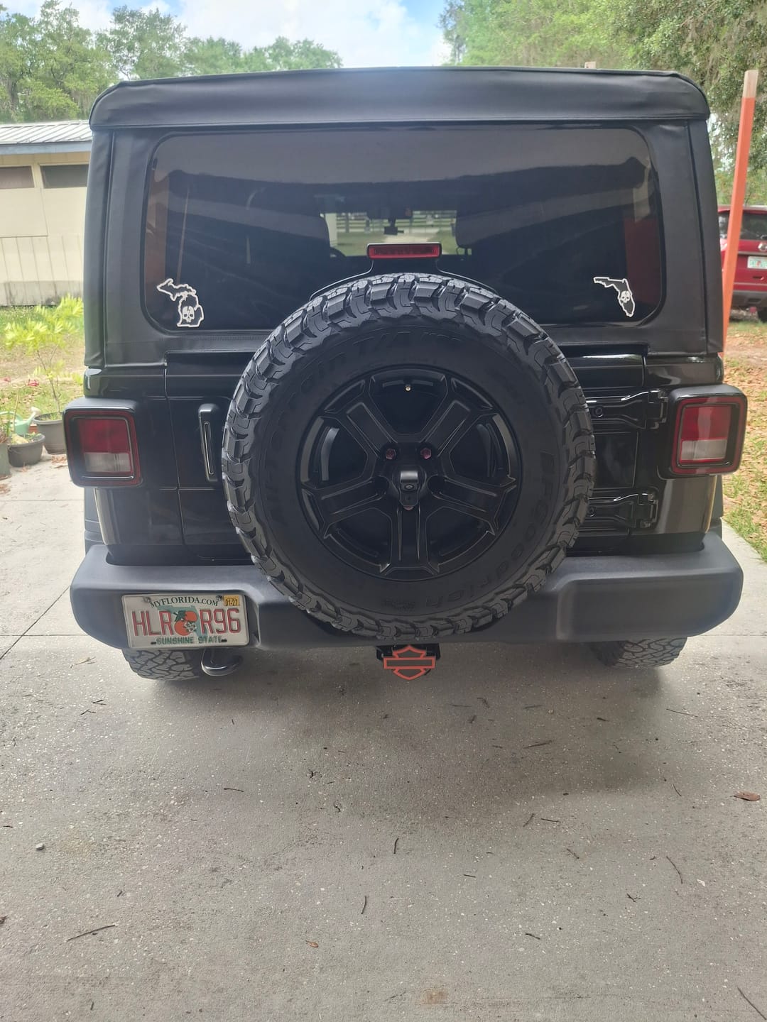Customer photo review of SKULL LOGO STATE STICKERS