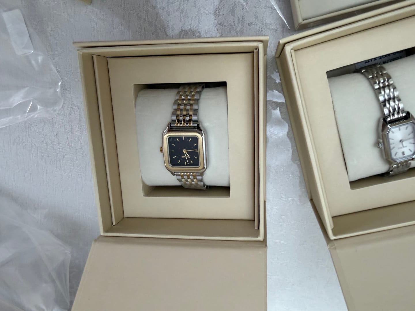 Customer photo review of Macy Black Gold Silver