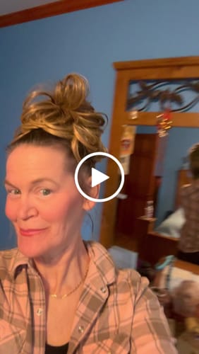 Customer video review of Premium Messy Bun