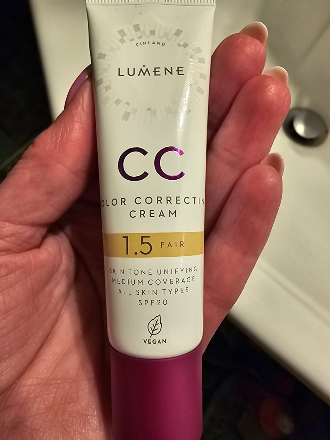Customer photo review of Lumene CC cream - Веган CC Крем "Абсолютно съвършенство" 7в1 SPF 20