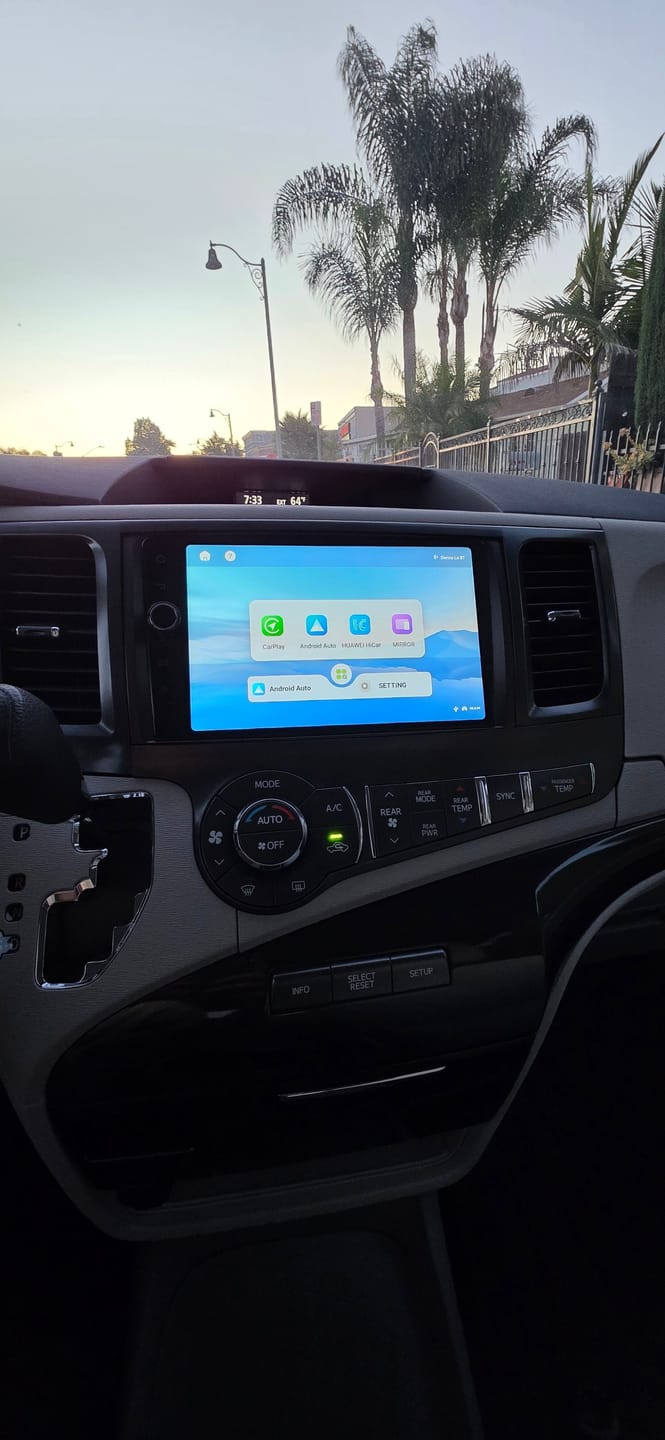 Customer photo review of Toyota Sienna 2011-2014 — Premium 9” CarPlay & Android Auto Head Unit