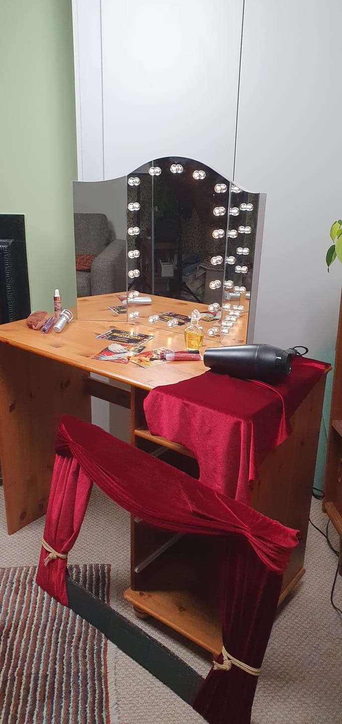 Customer photo review of Broadway Murder Mystery Game Kit