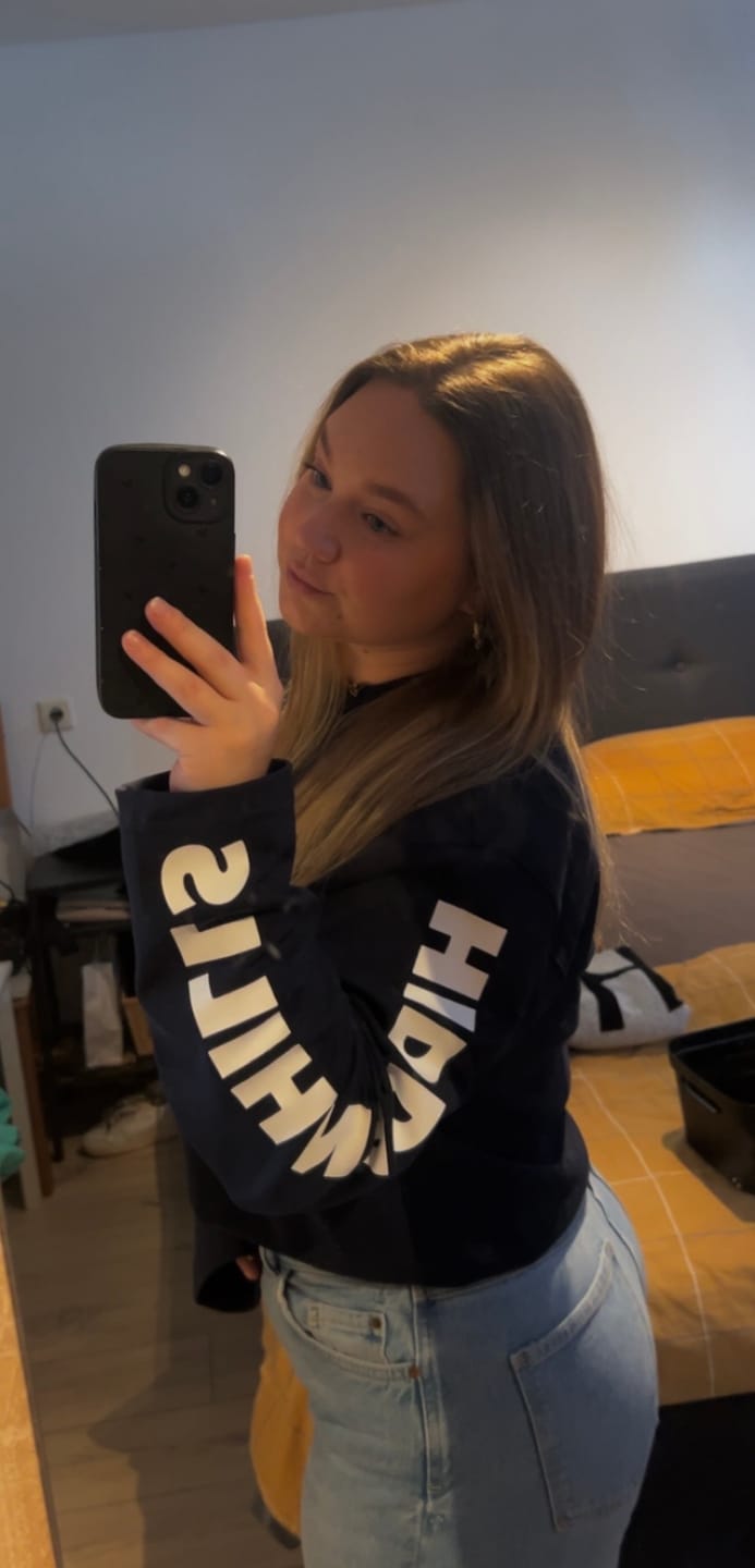 Customer photo review of LONGSLEEVE T-SHIRT NAVY