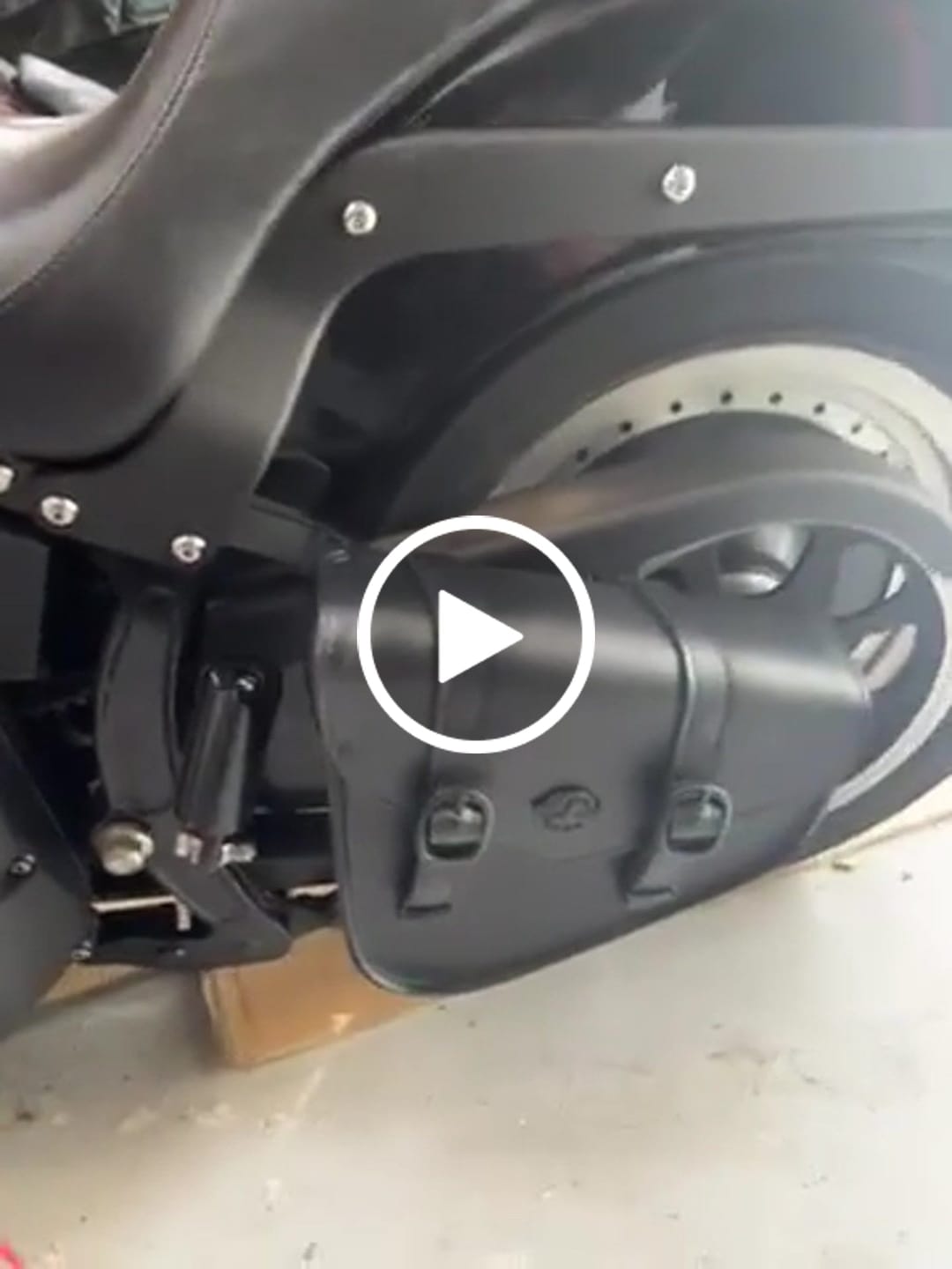 Customer video review of 3L - Dark Age Plain Leather Motorcycle Swing arm Bag For Harley Softail