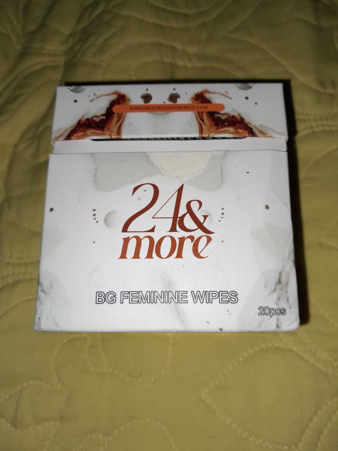 Customer photo review of Bg Wipes “24 & More scent”