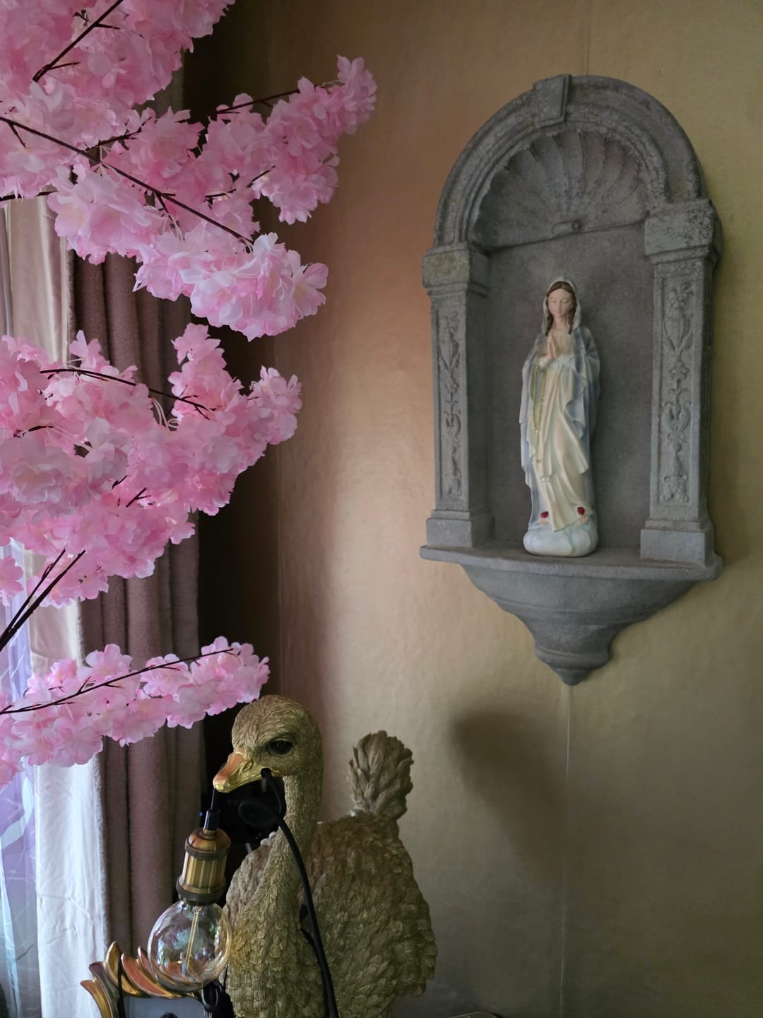 Customer photo review of Maria Beeld | Decoratief Grijs · 11×8×35 cm