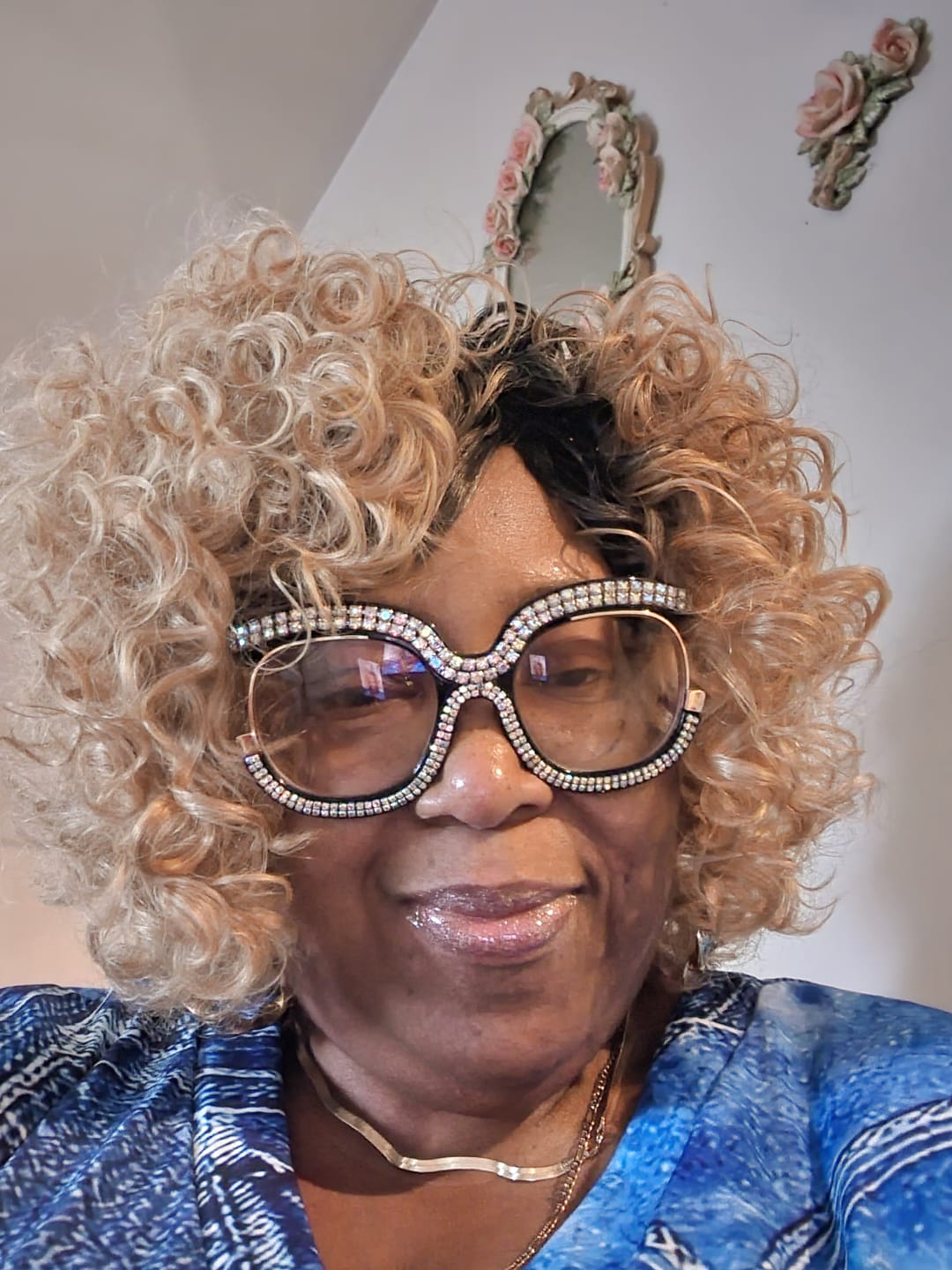 Customer photo review of Outre Premium Purple Pack Weave 100% Human Hair Blend - TWIN DEEP 3 Pcs
