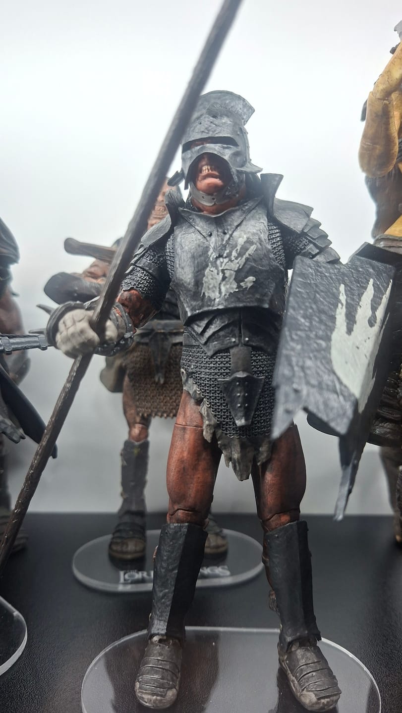 Customer photo review of Figura Uruk Hai - Lord of The Rings - Diamond Select