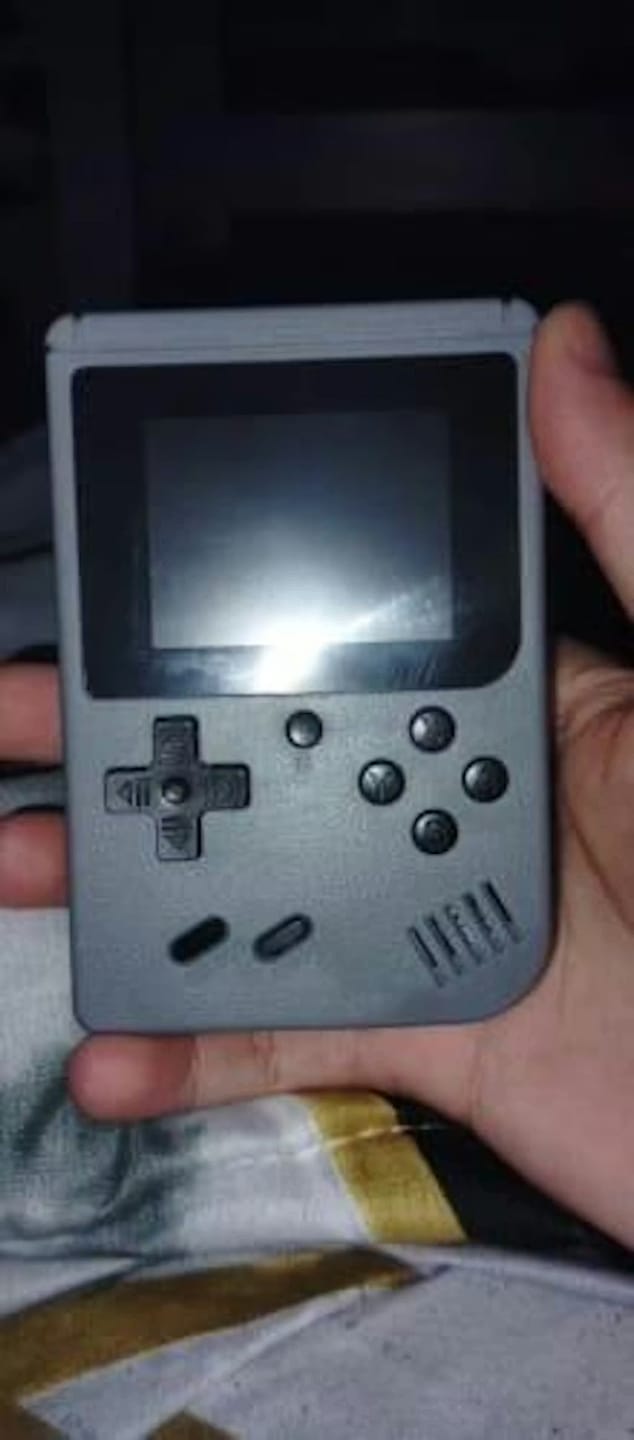 Customer photo review of Retro Spielekonsole Handheld | 400 Spiele integriert