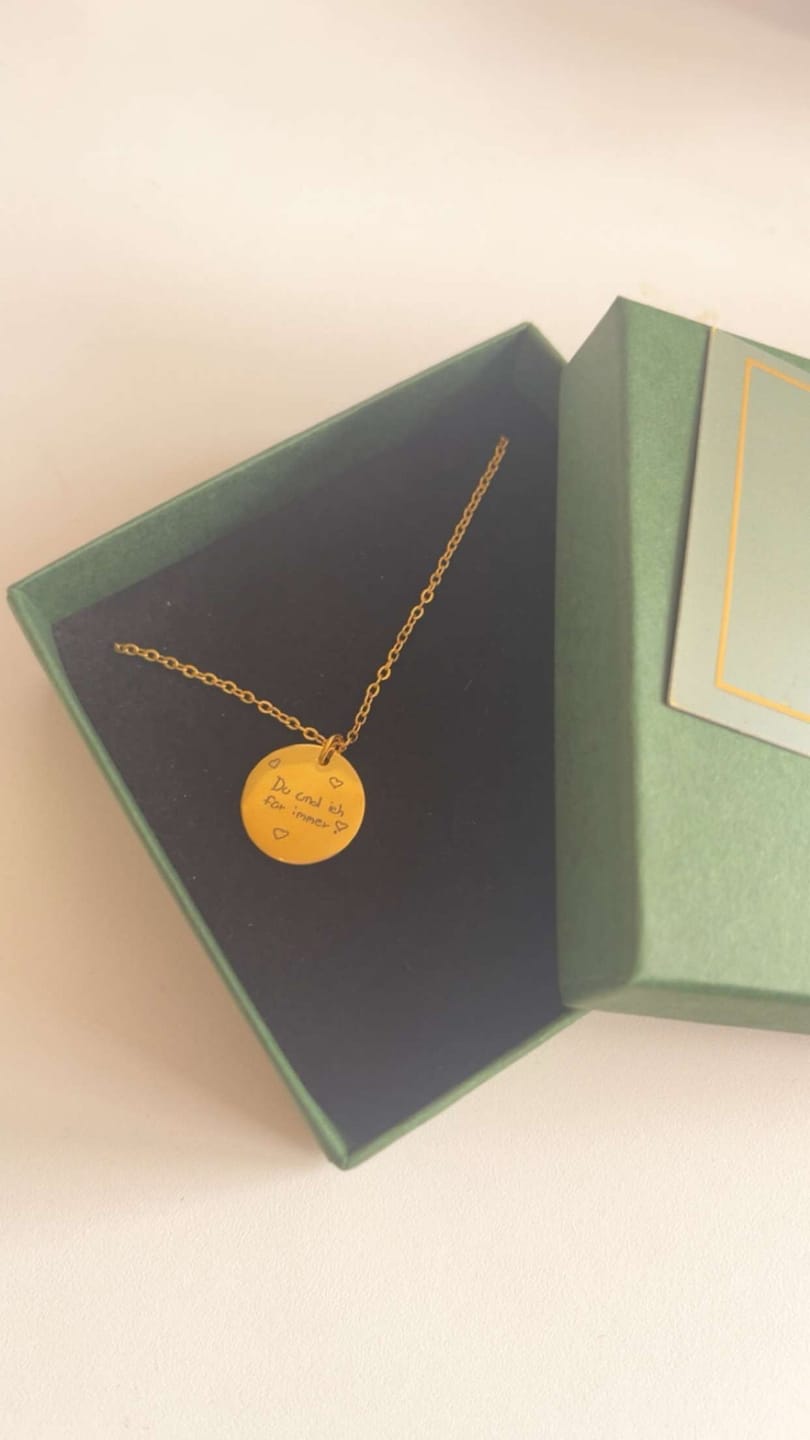 Customer photo review of Coin Halskette mit Gravur