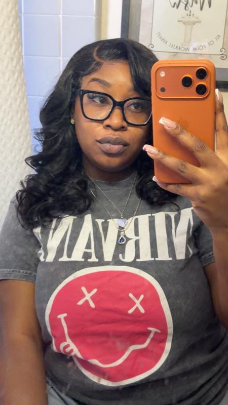 Customer photo review of Wavymy Layered Cut Loose Wave Pre-bleached Wear Go Glueless 7x5 Lace Closure Wigs 180% Density