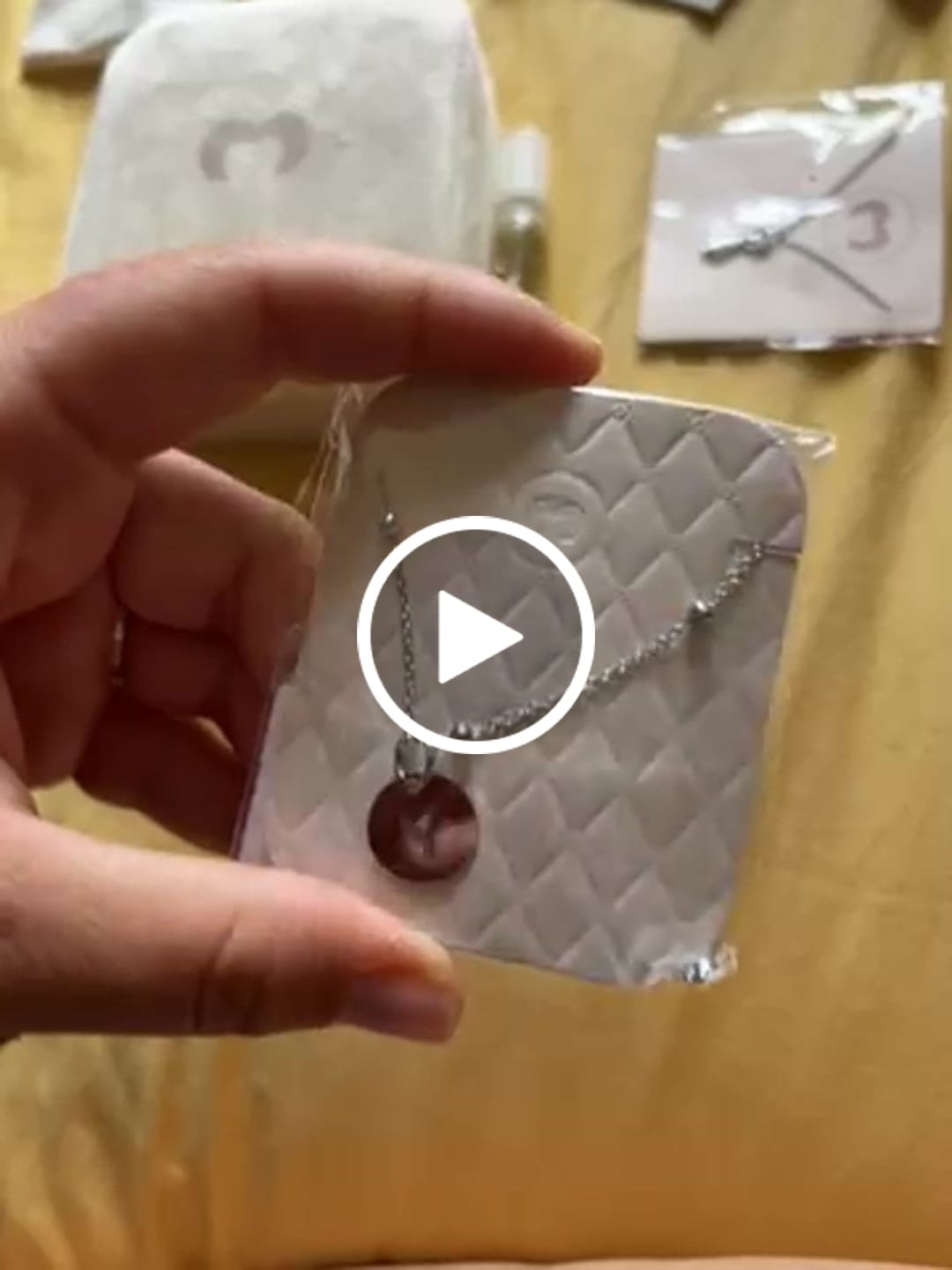 Customer video review of Collar Círculo Inicial