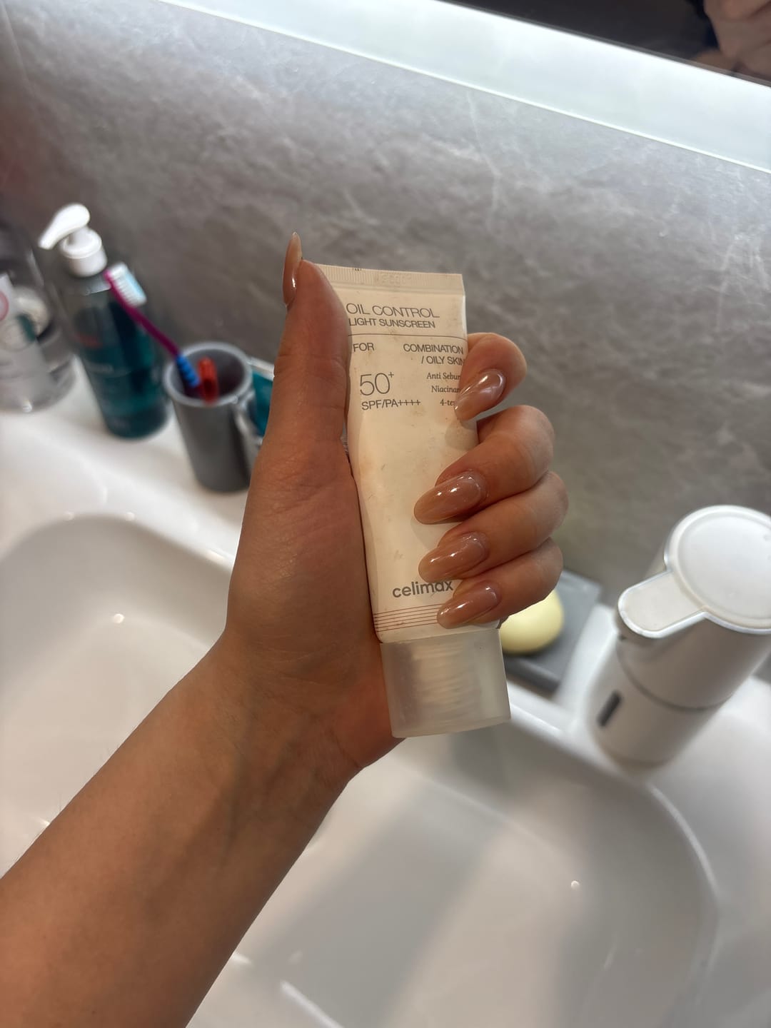 Customer photo review of Sebumu regulējošs gaisīgs saules aizsargkrēms Celimax Oil Control Light Sunscreen SPF50+PA++++