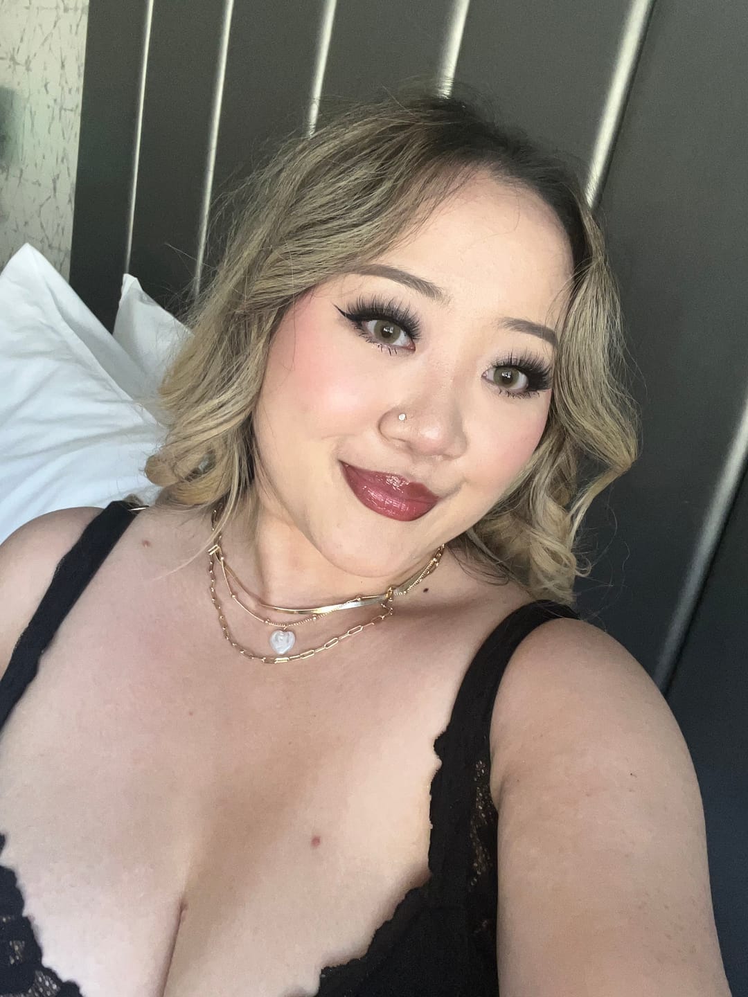 Customer photo review of OLENS 1-Day Ocean Velvet Green Contact Lenses (10 Pack)