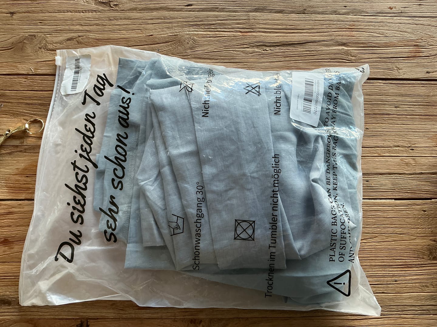 Customer photo review of Blau Herz-Ausschnitt Knöpfen Dirndl