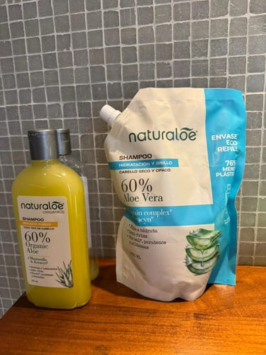 Customer photo review of Refill Shampoo Hidratación Y Brillo 800Ml