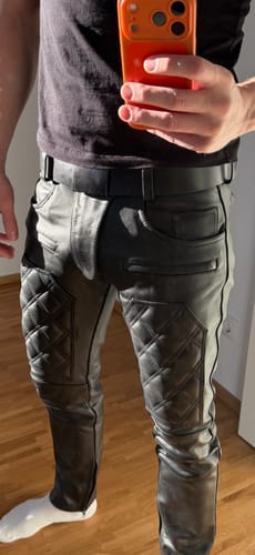 Customer photo review of Leathermen Padded Pants