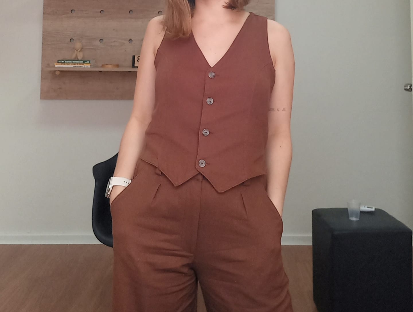 Customer photo review of Colete Calêndula Marrom Escuro