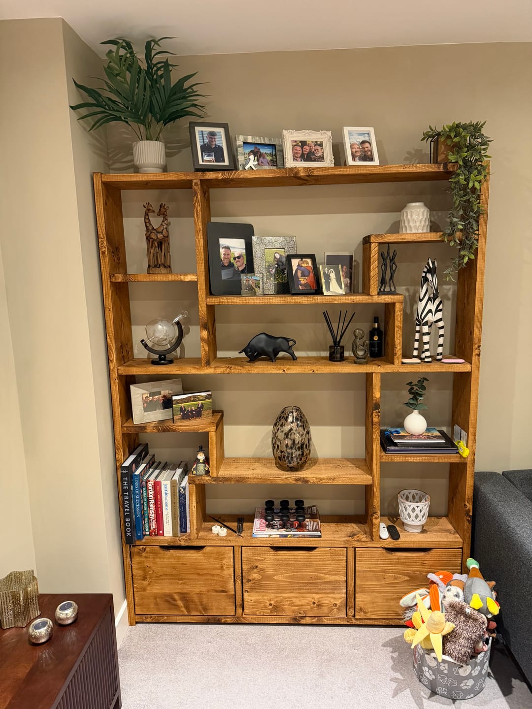Customer photo review of Reclaimed Wood Bookcase with 3 Compartments - Rustic Shelving Unit | Scaffold Timber Furniture | 3D Design - 3d