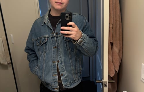 Customer photo review of Vintage 1990s Levi's Denim Jean Trucker Jacket Men's XL