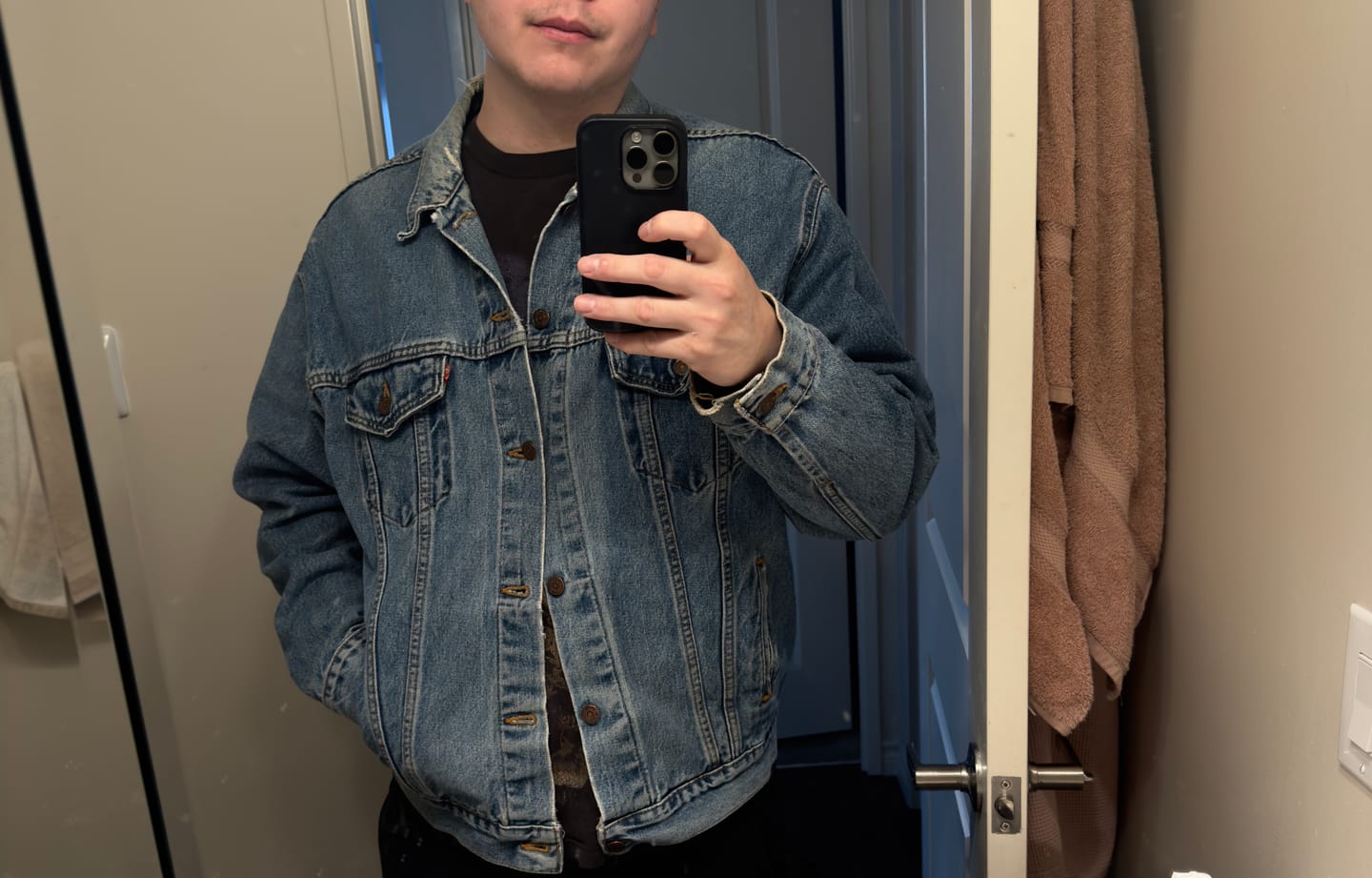 Customer photo review of Vintage 1990s Levi's Denim Jean Trucker Jacket Men's XL